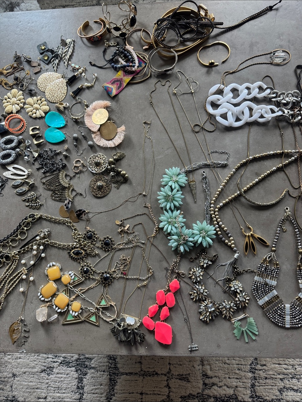 *MYSTERY BOX* 10 pieces of costume jewelry